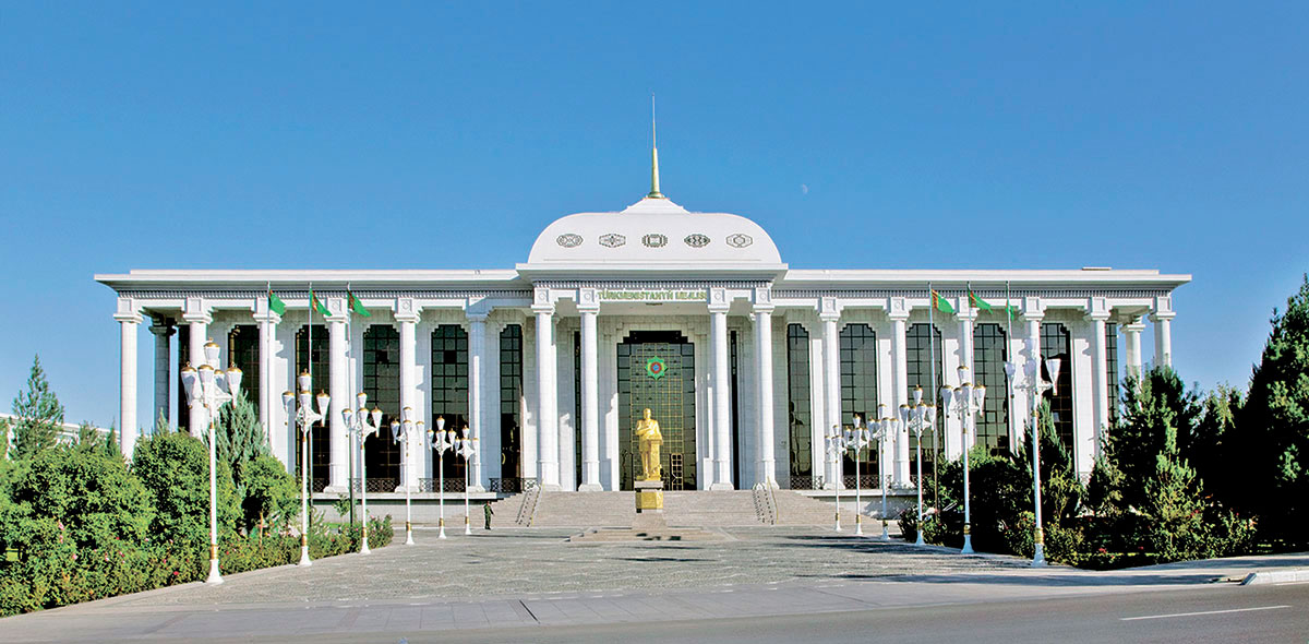 Türkmenistanyň Mejlisiniň Başlygy Angolanyň ilçisinden ynanç hatyny kabul etdi - 