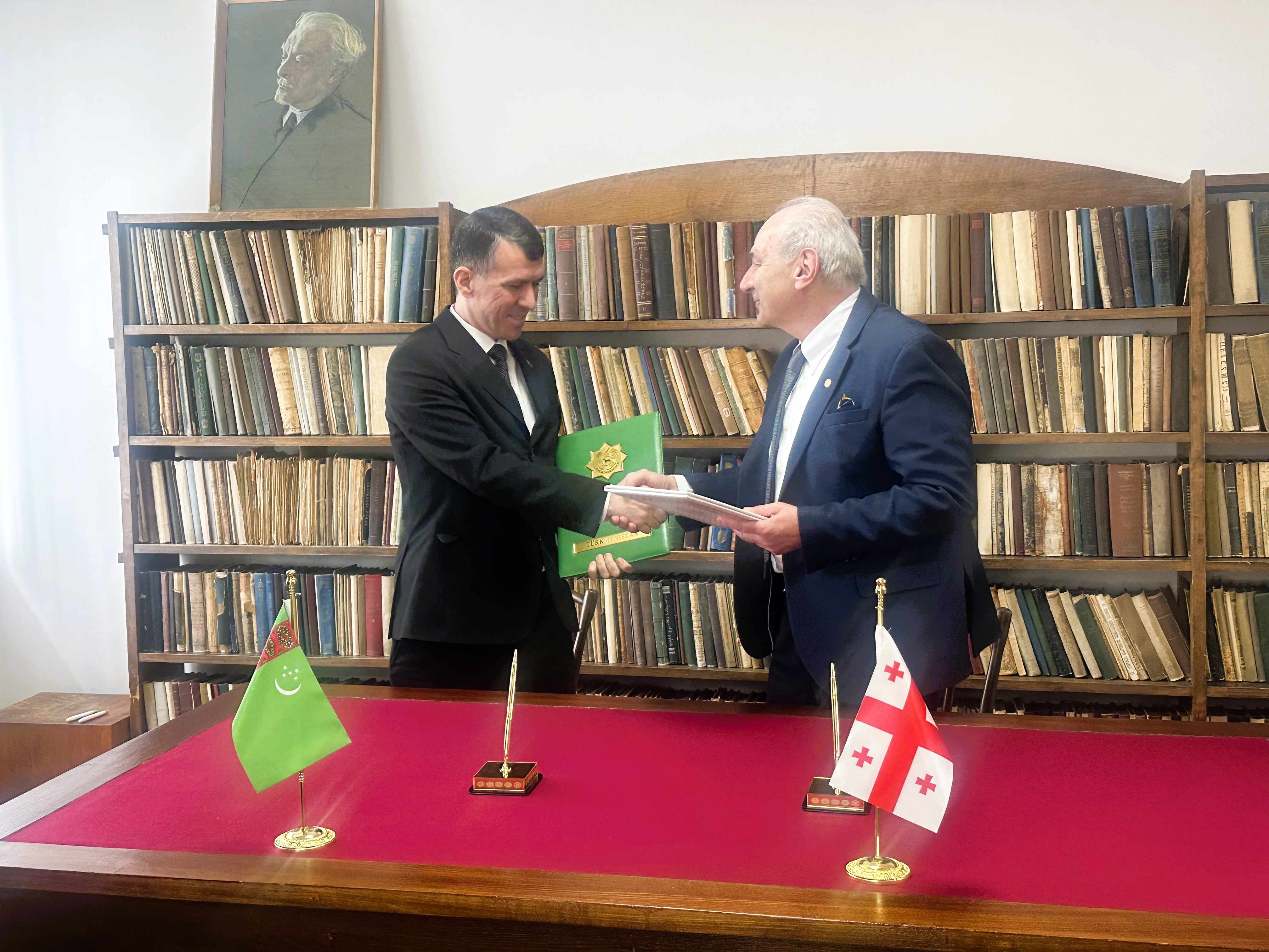 Туркменистан и Грузия подписали меморандум о сотрудничестве в области рукописного наследия