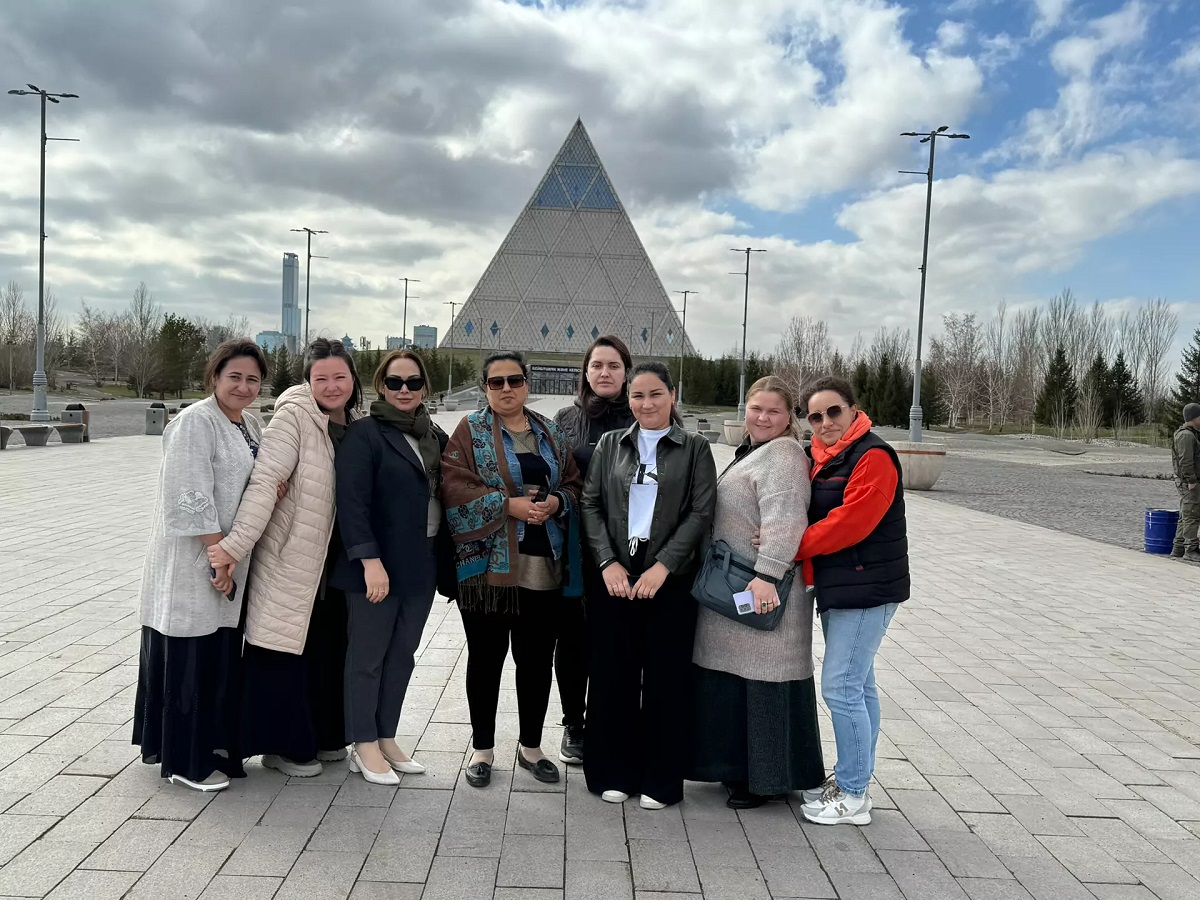 USAID организовал учебную поездку в Казахстан для туркменских сурдопереводчиков