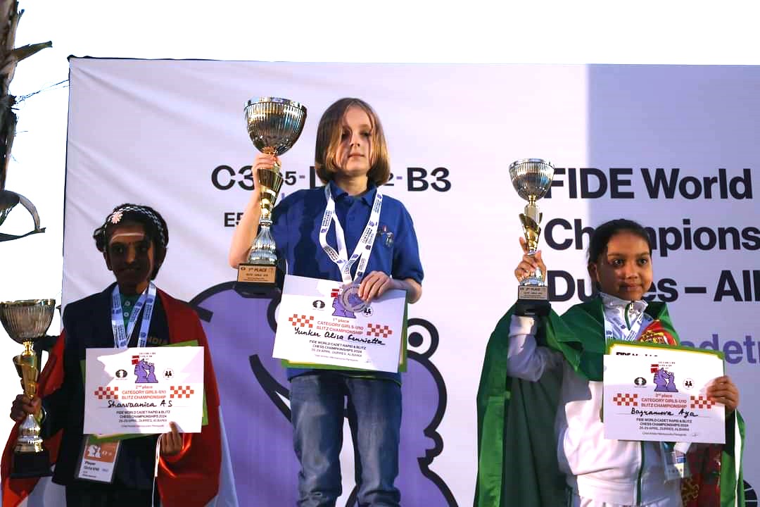 9-летняя Айя Байрамова из Туркменабата стала бронзовым призером чемпионата мира по шахматам