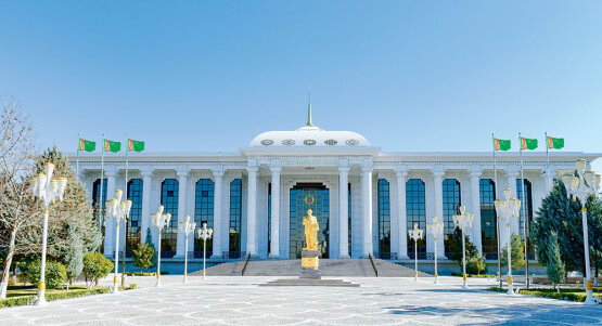 Pakistanyň Aşgabatdaşky ilçisi Türkmenistanyň Mejlisinde kabul edildi - 